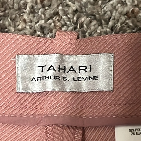 NWT  Tahari Size 10.  Light Pink pants with belt loops.  Front and back pockets. - Picture 3 of 7